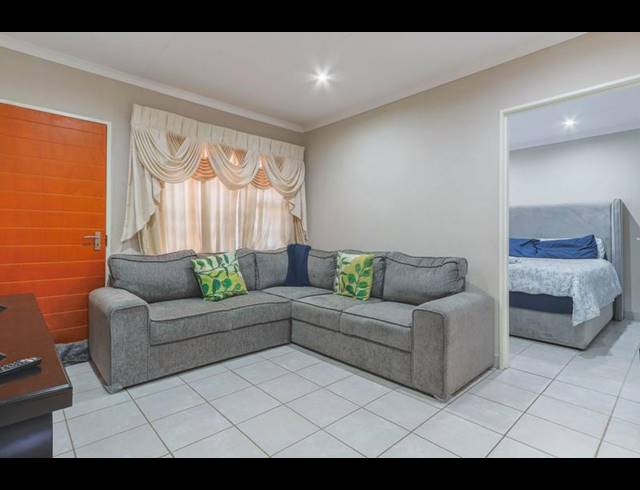 3 BEDROOM TOWNHOUSE FOR SALE IN DAWN PARK EXT